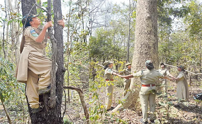 International Womens day: Special Story On MAahabubabad Women Beat Officers  - Sakshi