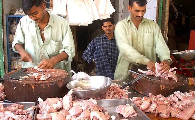 Chicken Prices Soar High In A Week Retail At More Than Rs 300 Per Kg - Sakshi