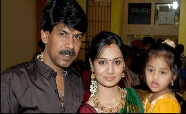 Director Bala And Muthumalar Get Divorced - Sakshi