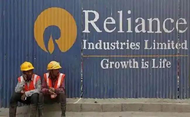 Reliance Industries Stepping In To Supply Diesel-Starved Europe - Sakshi