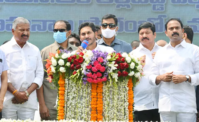 CM YS Jagan launches Dr YSR Tallibidda Express at Vijayawada - Sakshi