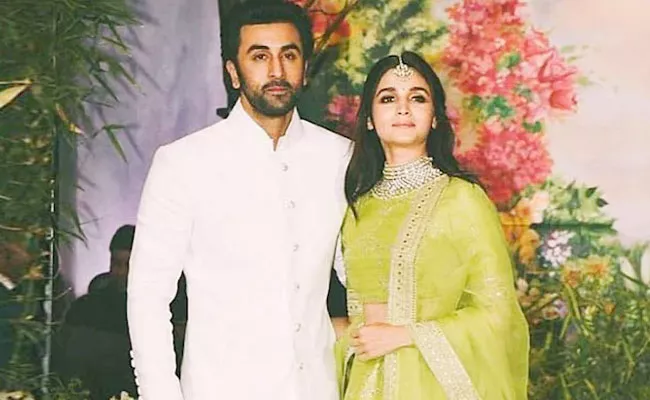 Alia Bhatt, Ranbir Kapoor Wedding Date Changed to April 20th - Sakshi