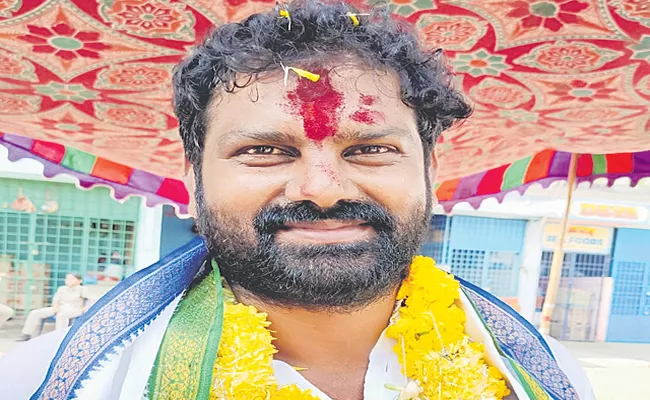 YSRCP flag on fishing harbor - Sakshi