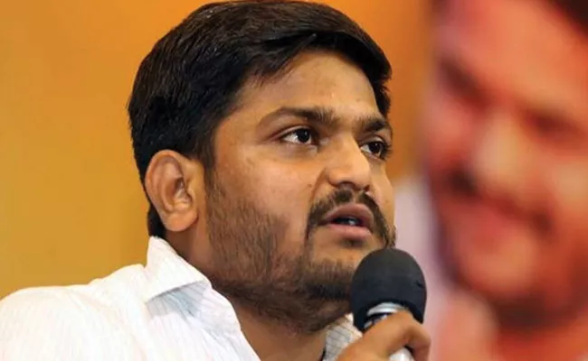 Hardik Patel Hits Out at Congress Party, Senior Leaders of Sidelined Me - Sakshi