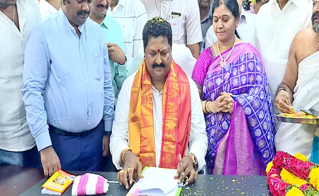 Karumuri Nageswara Rao Takes Charge As Minister Of Civil Supplies - Sakshi