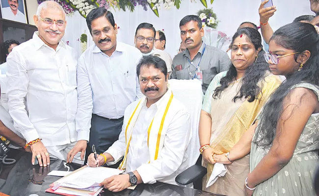 Dadishetti Raja says Accelerate road rehabilitation works - Sakshi