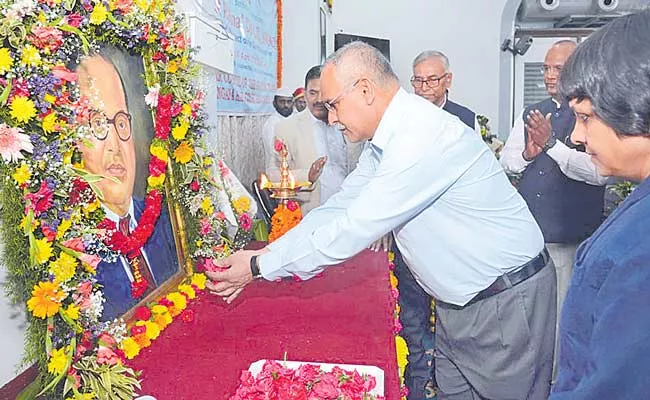 High Court CJ Justice Satish Chandra Sharma Pays Rich Tributes To Dr Ambedkar - Sakshi