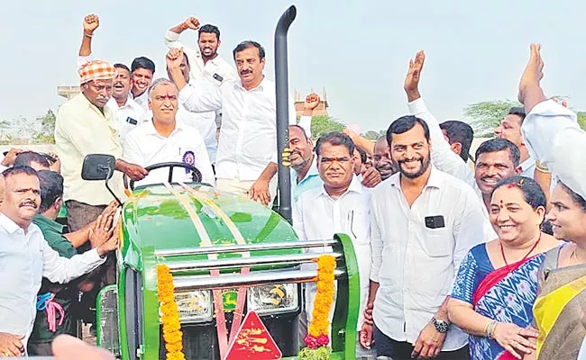 Telangana: Minister Harish Rao Slams Bjp Mla Raghunandan Rao Funds - Sakshi