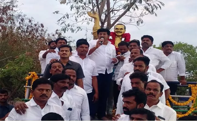 Thopudurthi Prakash Reddy Bengaluru Airport Anantapur CM YS Jagan - Sakshi