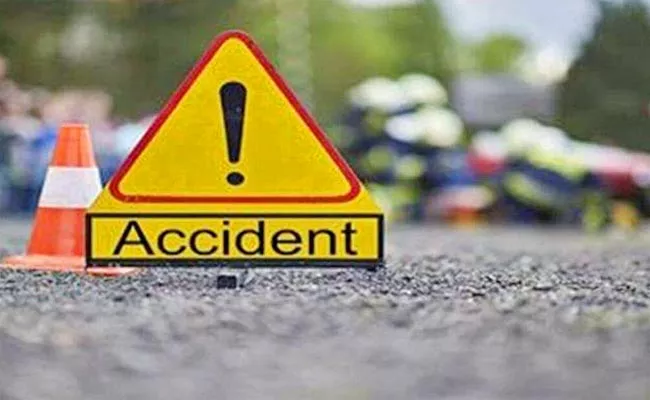 Road Accident On Yanam Yedurlanka Bridge Konaseema District - Sakshi