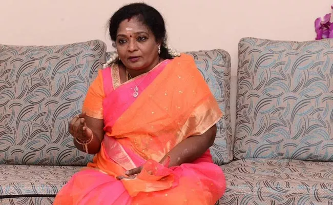 Governor Tamilisai Condemns TRS Government Politics Remark - Sakshi