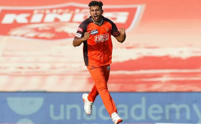 I hope Umran Malik gets India cap soon Says Nikhil Chopra - Sakshi