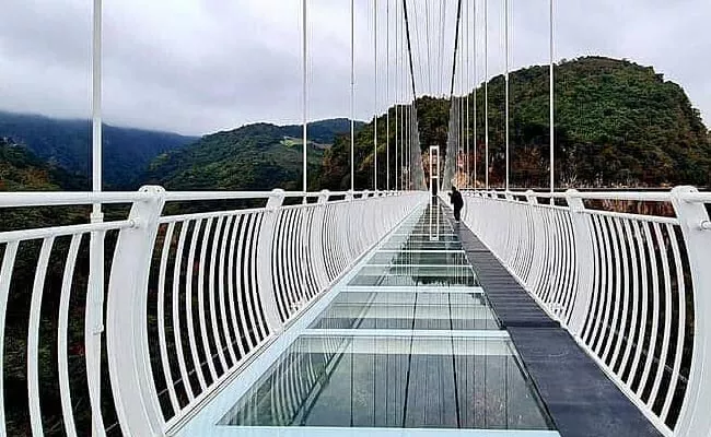 World Longest Glass Bridge Is Nearly Complete In Vietnam - Sakshi