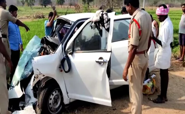 Four Died In Road Accident Nagarkurnool Telangana - Sakshi