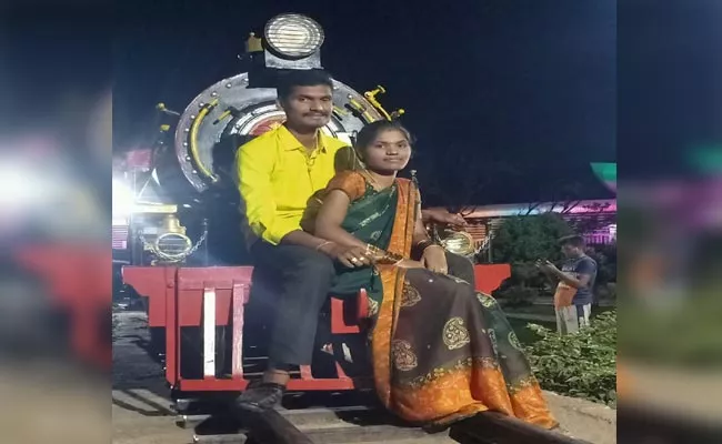 Married Woman Assassination Over Suspicion At Guntakal - Sakshi