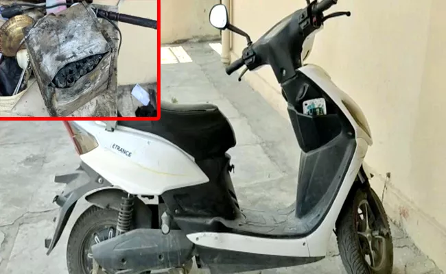 Man Killed In Nizamabad As E Bike On Charge Explodes - Sakshi