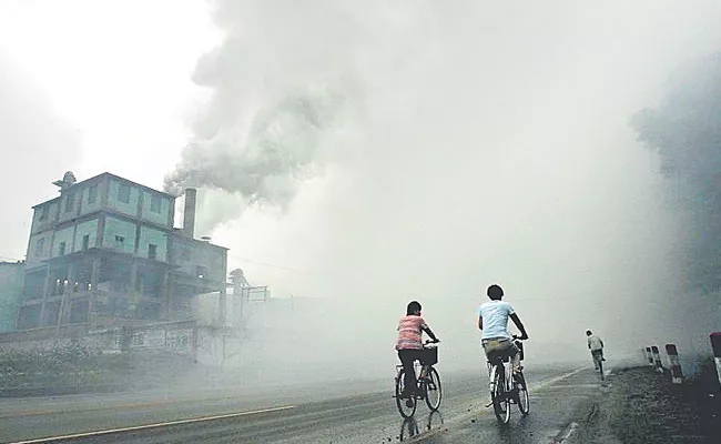 Air Pollution Deaths Up Doubled in India in Two Decades: Report - Sakshi