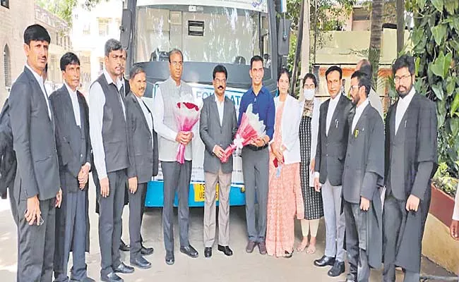 Free Dental And Eye Treatment Camp At Telangana High Court - Sakshi