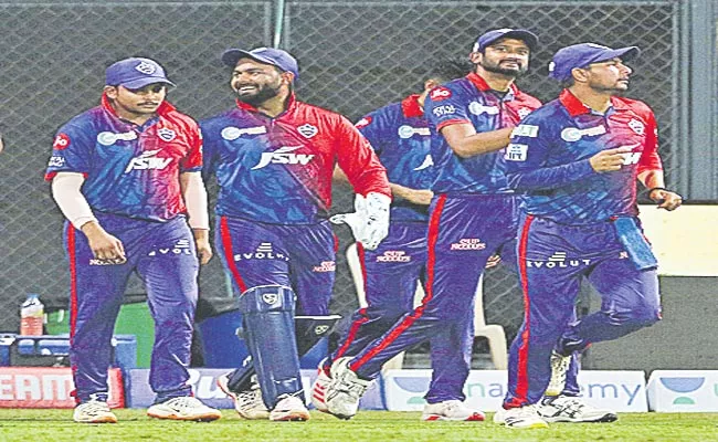 Ipl 2022: Mumbai Indians Delhi Daredevils Match In Mumbai Covid Cases - Sakshi