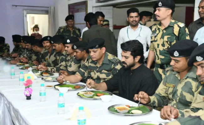 Ram Charan Inspiring Afternoon With BSF Jawans In Amritsar - Sakshi