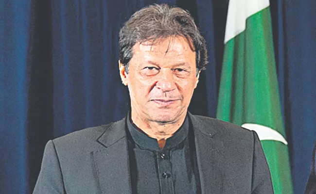 Imran Khan indirectly blames Pak Army chief Bajwa - Sakshi