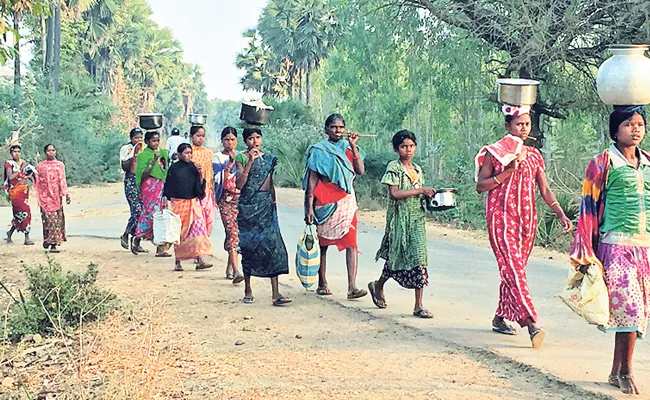 Adivasi Tribal Migrant Labour Special Story In Visakhapatnam - Sakshi