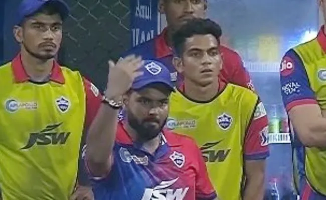 IPL 2022 DC Vs RR: DC Rishabh Pant Loses Cool No Ball Controversy - Sakshi