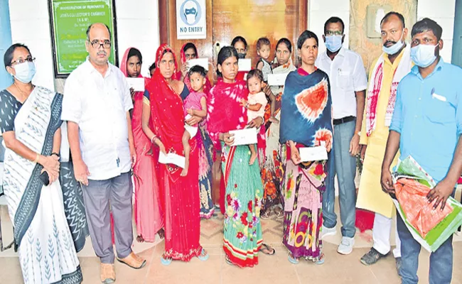 Compensation to families of porous factory victims - Sakshi