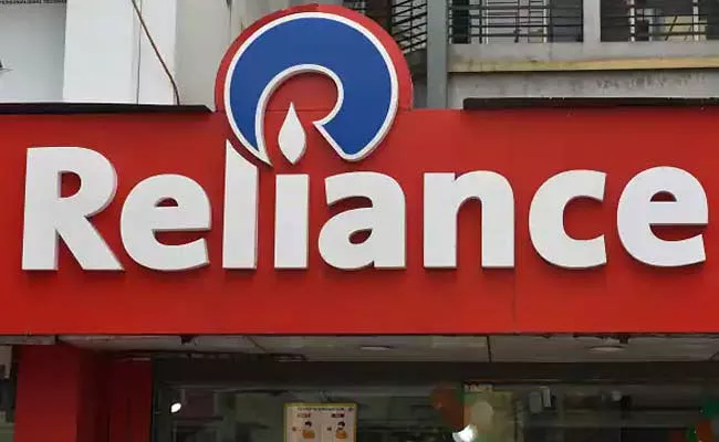 Reliance Calls off 24700 Crore Retail Deal With Future Group - Sakshi