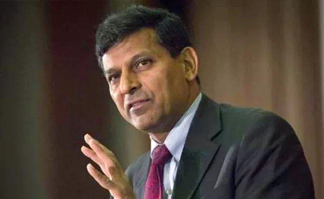 Raghuram Rajan: RBI hiking rates to tame inflation not anti national activity  - Sakshi