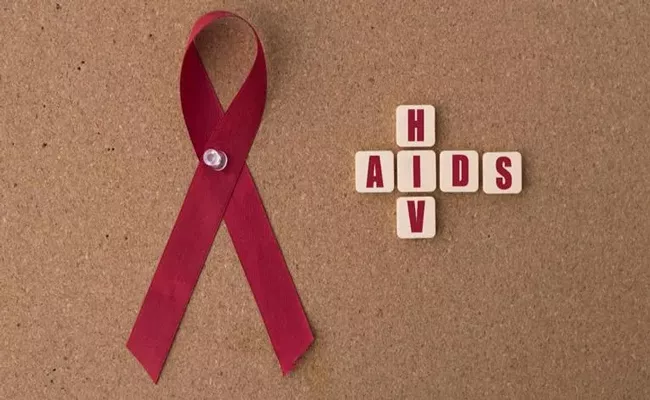 Over 17 lakh people contracted HIV in India in last 10 years - Sakshi