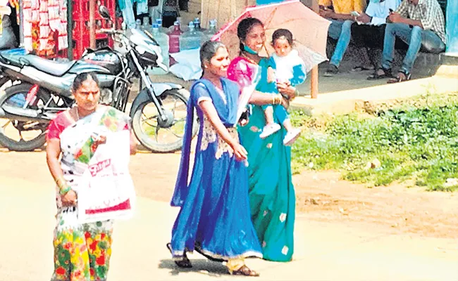 Diverse Weather In Visakhapatnam Agency Area - Sakshi