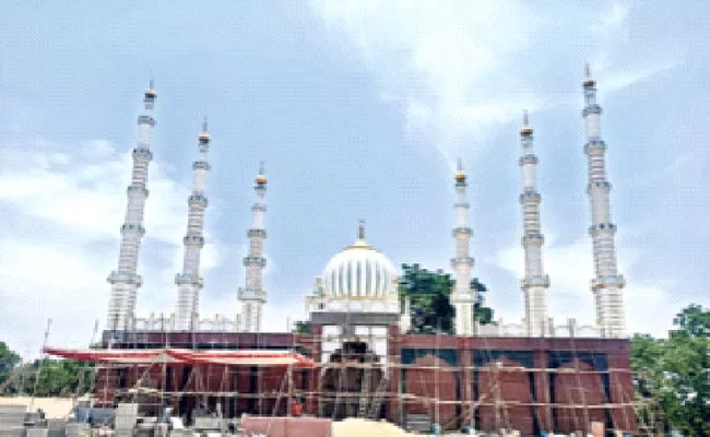 Bara Shaheed Dargah Idgah Development Work Completed In Nellore - Sakshi