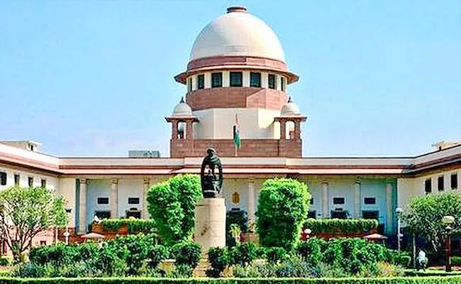 SC Says Anganwadi Workers Entitled To Gratuity Delhi - Sakshi