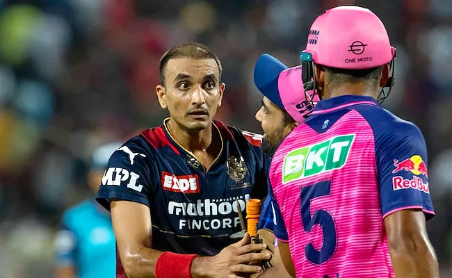 Harshal Patel Refuses Shake Hands Riyan Parag After RCB Vs RR - Sakshi