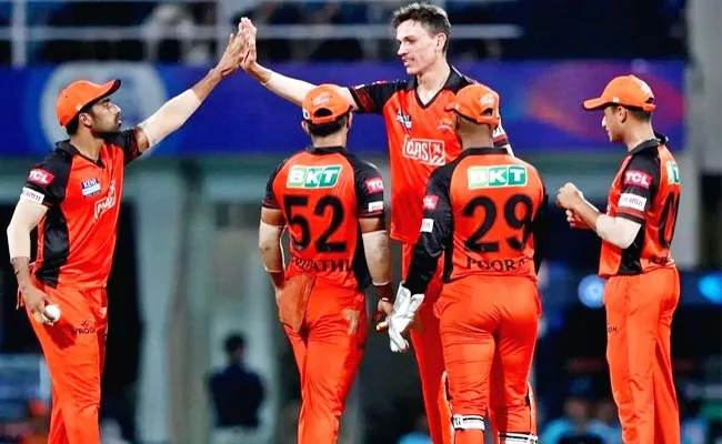 IPL 2022 Marco Jansen Given 63 Runs Most By-Bowler Run Chase IPL History - Sakshi