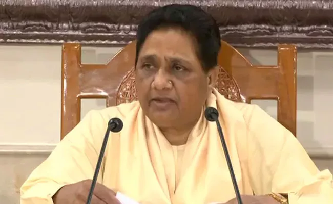 BSP Mayawati Interesting Comments On Prime Minister - Sakshi