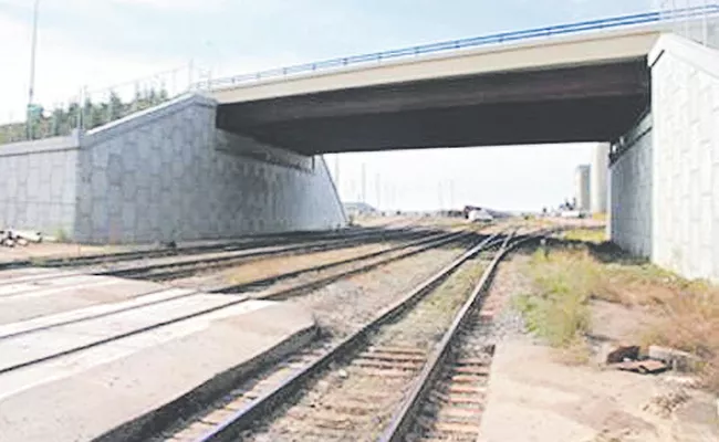 Check for accidents at railway crossings - Sakshi