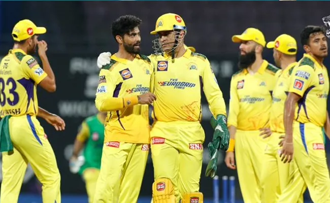 IPL 2022: Ravindra Jadeja Handed Over CSK Captaincy Back To MS Dhoni - Sakshi