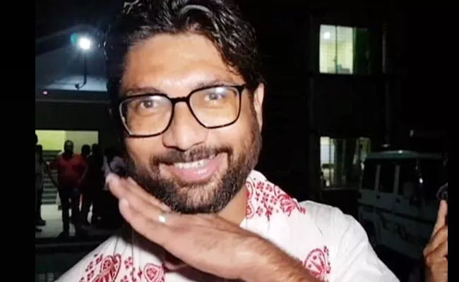 Jignesh Mevani Delivers Pushpa Dialogue Jhukega Nahi After Bail - Sakshi