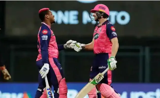 IPL 2022 Jos Buttler Joins 100-Sixes Club 26th Player IPL History Vs RCB - Sakshi