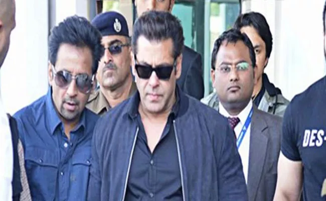 Salman Khan Approaches Bombay High Court Against Andheri Court Summon - Sakshi