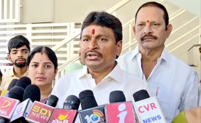 Vellampalli Srinivas Fires On Pawan Kalyan Over Raithu Yatra Ap - Sakshi