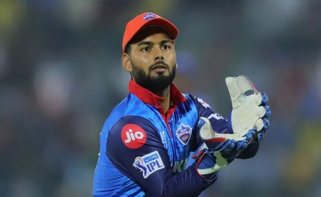 IPL 2022 Fans Troll Rishabh Pant Taken Worst Review Evin Lewis Out Vs LSG - Sakshi