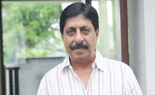 Malayalam Actor Sreenivasan On Ventilator After Bypass Surgery - Sakshi