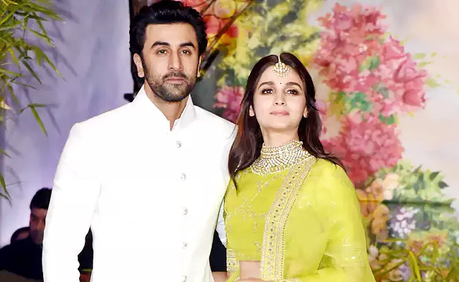 Ranbir Kapoor Alia Bhatt Wedding Is On April 14, Check Out Details - Sakshi