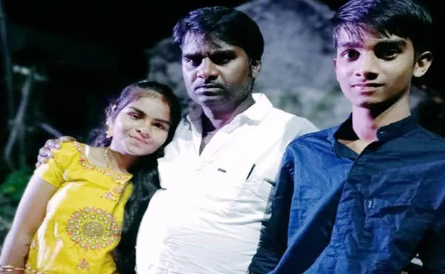 Father Dies In Road Accident Children Became Orphans Adilabad - Sakshi