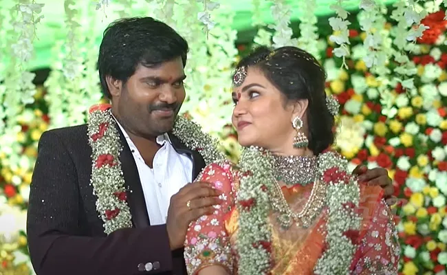 Devatha Serial Actress Vaishnavi Engagement Video Viral - Sakshi