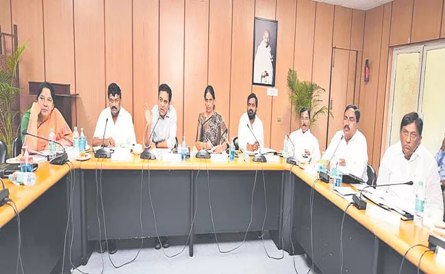 Telangana: Cabinet Sub Committee Holds Meet On Mana Ooru Mana Badi In MCRHRD - Sakshi