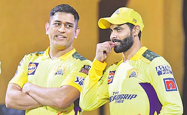 Reports Management UNHAPPY With Ravindra Jadeja Made Dhoni Captain Again - Sakshi